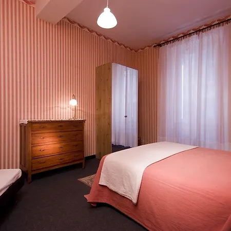 Otel Night And Day *