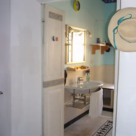 Night And Day Otel *