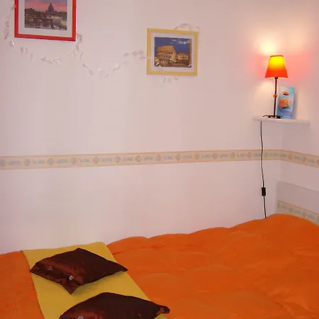 Night And Day Otel Roma