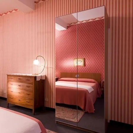 Night And Day Hotell